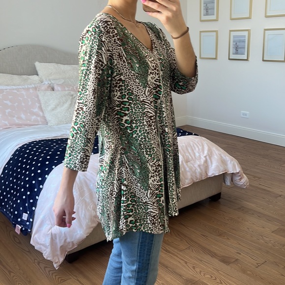 NY COLLECTION WOMEN'S PLUS SIZE PRINTED HANDKERCHIEF-HEM TOP GREEN SIZE 1X - Picture 9 of 11